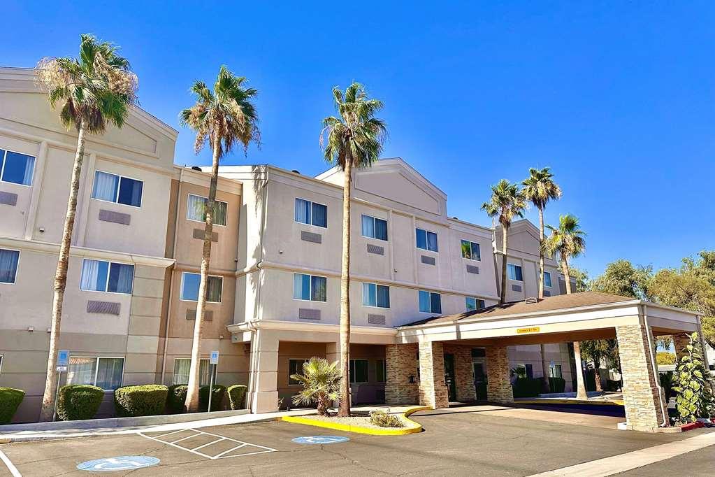 Baymont By Wyndham Phoenix North Exterior photo