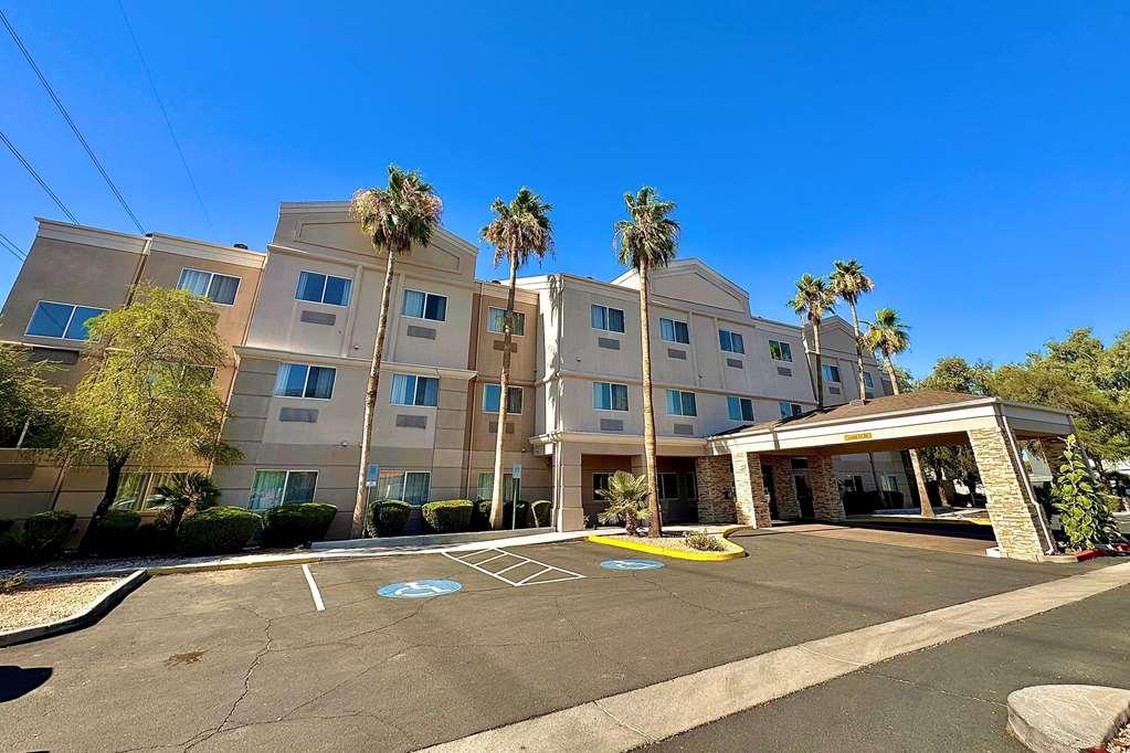 Baymont By Wyndham Phoenix North Exterior photo