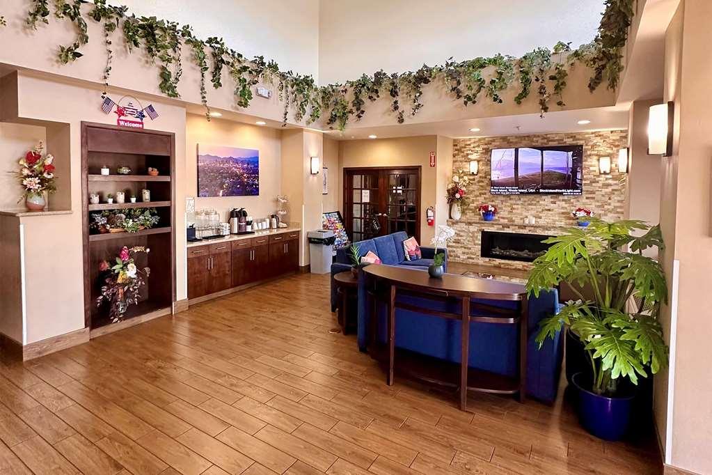 Baymont By Wyndham Phoenix North Interior photo