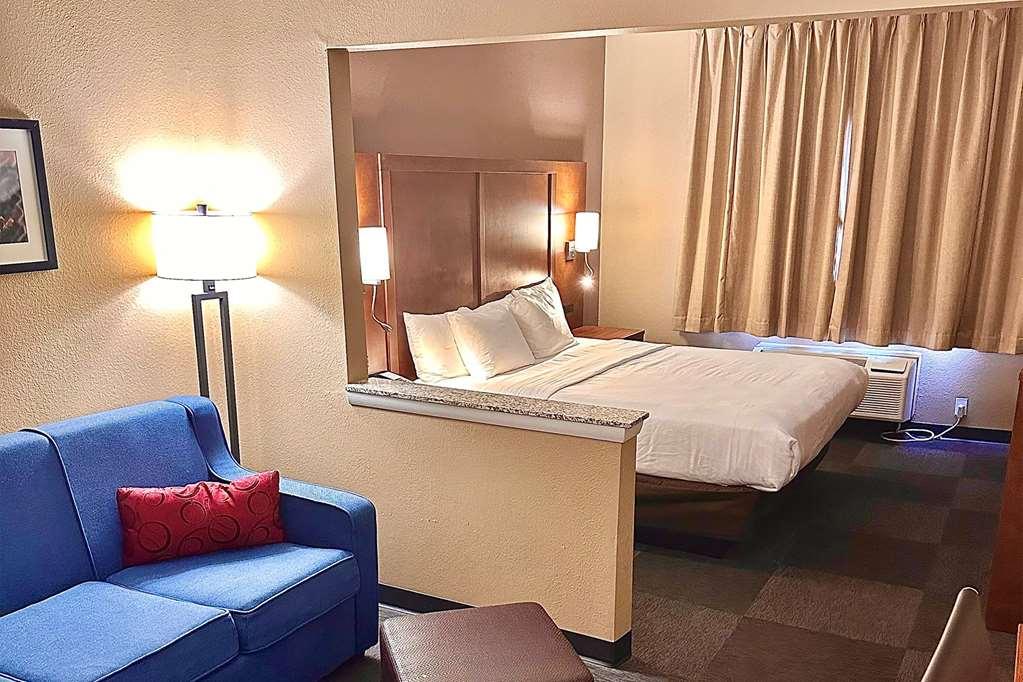Baymont By Wyndham Phoenix North Room photo