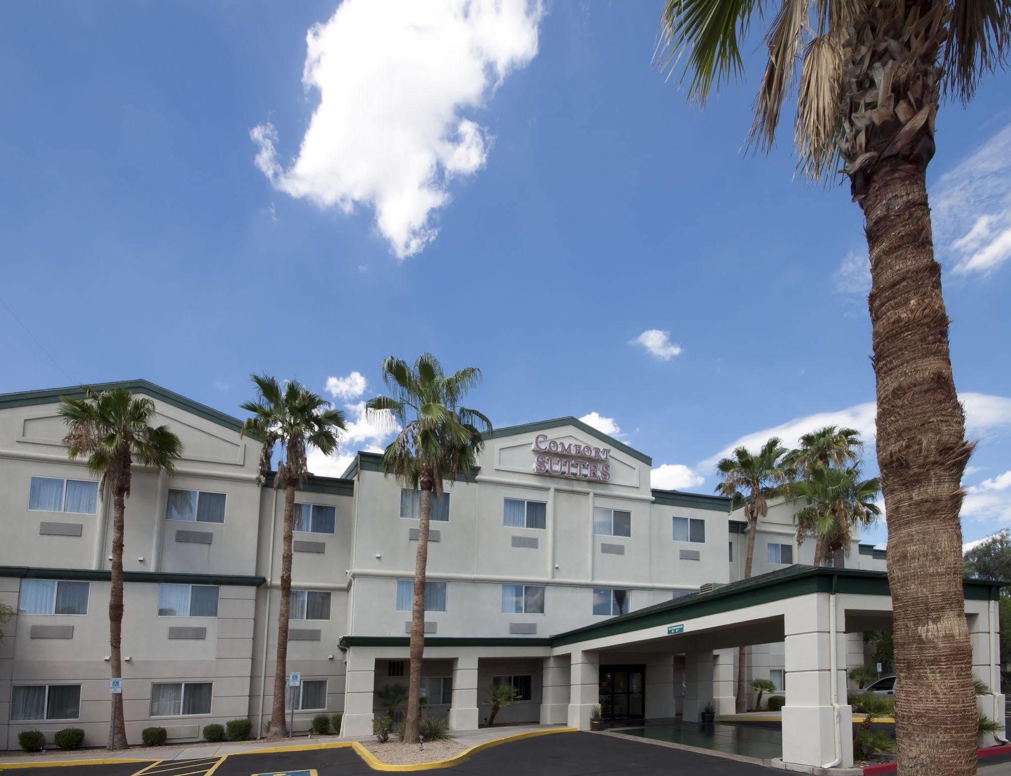 Baymont By Wyndham Phoenix North Exterior photo